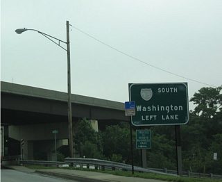 An old button copy Interstate 95 sign along northbound Washington Boulevard as it angles toward the freeway.