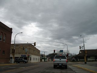 MN 28 angles northeast along 5th Street by Crystal Lake to intersect MN 9 (Atlantic Avenue) in Downtown Morris.