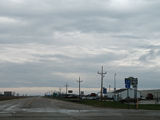 U.S. 75 travels south through Graceville to a causeway across Lannon Lake.