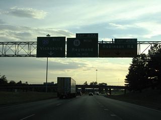 Robinson Road extends 0.75 miles east from U.S. 80/MS 18 as unsigned MS 476 to Royal Oak Drive in Jackson.