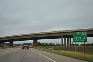 U.S. 51 spurs 2.15 miles northeast from I-55 along an expressway leading to State Street at U.S. 80.