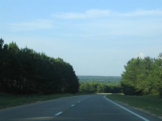U.S. 84 crosses a low ridge east of Mississippi Highway 37 in eastern Covington County.
