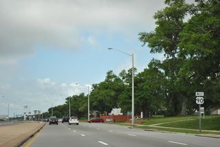 U.S. 90 confirming marker posted west of the flyovers for I-110.