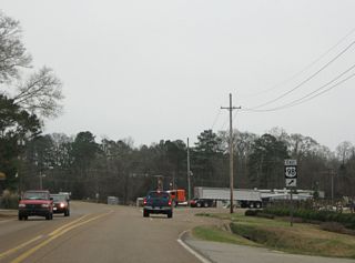 MS 184 continues along the loop south from U.S. 84 across the town of Bude.