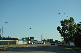 Oilfield Avenue north converges with Business Loop I-15/MT 67 (Coyote Pass) just beyond Sheridan Street.