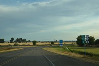 The first reassurance marker for Business Loop I-90 appears just west of I-90/U.S. 87-212 along 3rd Street E. S-313 spurs 38.51 miles south from Hardin to Fort Smith.