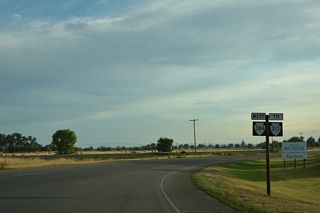 S-384 ends at Business Loop I-90 (3rd Street E), but this shield assembly alludes to an overlap west to S-313 in Hardin.