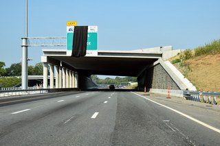 Construction for the I-485 Express Lanes added flyovers linking U.S. 521 north with the managed lanes and the toll lanes eastbound with U.S. 521 (Johnston Road) southbound.