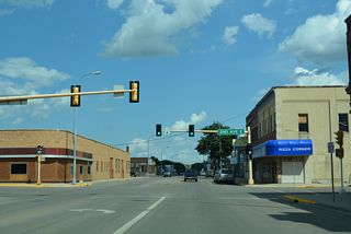 Main Street east at the signalized intersection with 2nd Avenue E in Downtown Valley City.