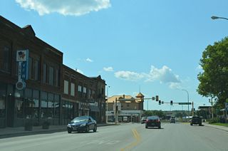 Main Street west at Central Avenue in Downtown Valley City.