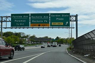RIRO ramps join Route 17 south with adjacent Garden State Plaza Boulevard and Garden State Plaza mall.
