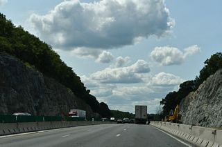 Reaching a summit of over 800 feet above sea level, I-78/U.S. 22 navigate through a series of S-curves across Musconetcong Mountain.