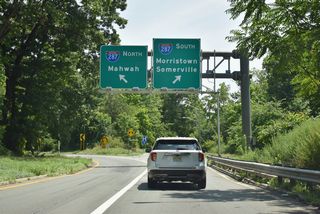 Interstate 287 heads south to Somerville, then east to I-95 (New Jersey Turnpike) at Edison. New Jersey Route 440 extends the freeway from the Turnpike to the Outerbridge Crossing onto Staten Island, New York from Perth Amboy.