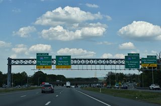 Interstate 80 continues east from Beverwyck Road (CR 637) to separate with I-280 east at a wye interchange (Exit 47 A).