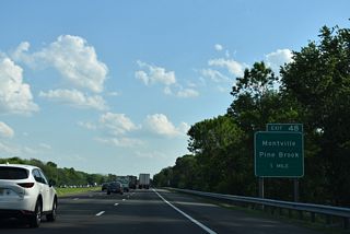 Interstate 80 loops southward through Fairfield Township into Montville Township ahead of Exit 48 to Hook Mountain Road.