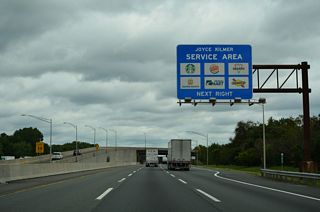 The ramp to the Joyce Kilmer Service Plaza from the Turnpike Outer Roadway separates from I-95 northbound at milepost 78.5.
