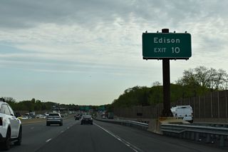 The trumpet interchange at Exit 10 connects with ramps to parallel CR 514 (Woodbridge Avenue) in Edison Township in addition to Route 440 east and I-287 north.