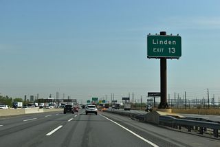 I-278 travels just two miles in the Garden State from the Goethals Bridge west to U.S. 1/9 (Edgar Road) in Linden. A canceled proposal extended the route northwest from Linden to I-78 in Union.
