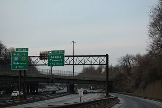 The Local lanes of Interstate 95 advance 1.75 miles west from Route 4 in Fort Lee to Exit 70 to Glenwood Avenue and Degraw Avenue (CR 56) in Teaneck Township.