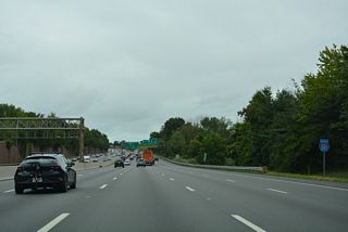 An auxiliary lane opens along I-287 northbound from the Parsippany Road entrance ramp to Exit 41 A.