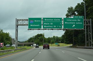 Exit 43 constitutes just the northbound off-ramp to U.S. 202 (Intervale Road). Fanny Road connects the route with the borough of Mountain Lakes nearby.
