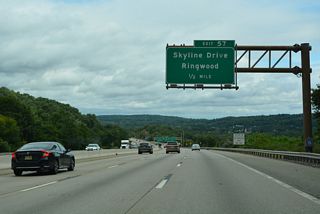 Northbound Interstate 287 crosses the Bergen County line within a half mile of the parclo A2 interchange  (Exit 57) with Oakland Avenue and Skyline Drive (CR S91).