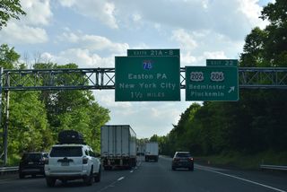 U.S. 202/206 combine west of Far Hills along a seven mile overlap south to Raritan. The two routes parallel I-287 east of the forthcoming interchange (Exits 21 B/A) with Interstate 78.