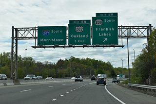 A three-wye interchange joins Interstate 287 with the west end of Route 208 at Exit 59.