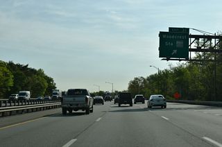 Exit 31 departs I-295 north for Woodcrest Station along the PATCO light rail line joining Camden and Philadelphia.