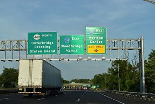 New Jersey Route 440 extends east from the end of Interstate 287 over I-95 (New Jersey Turnpike). A directional cloverleaf interchange follows with County Route 514 (Woodbridge Avenue).