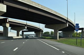 Interstate 95 follows the remainder of the New Jersey Turnpike north to Ridgefield Park.