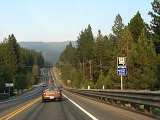 A Nevada 28 east reassurance shield and scenic byway route marker is posted along eastbound after the Nevada 431 intersection in Incline Village.