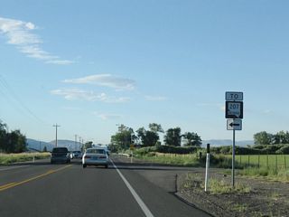 A trailblazer shield for Nevada 207 (Kingsbury Grade) is posted prior to the intersection with Mottsville Lane.
