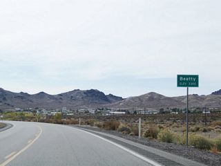 Turning southwest, U.S. 95 continues through the Oasis Valley along the Amargosa River to the unincorporated town of Beatty. A former mining town, Beatty is the Gateway to Death Valley, with an economy fueled by tourism.