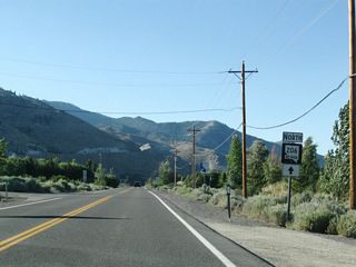 Leaving the intersection with Nevada 207, this Nevada 206 north reassurance shield is posted along northbound Foothill Road.