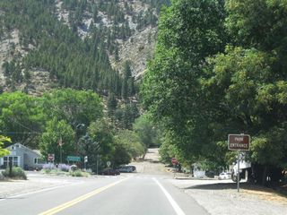 Nevada 206 turns south to Walleys Hot Springs, Mottsville, and Kingsbury Grade. Jacks Valley Road leads north toward Carson City.