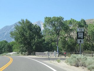 Since Nevada 757 and Nevada 206 form part of the most direct route from southbound U.S. 395 to Nevada 207 (Kingsbury Grade), a Nevada 207 trailblazer is posted along Nevada 206 south.