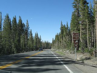 Northbound Nevada 431 continues a half mile to the entrance for Mount Rose Ski Tahoe.