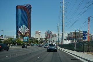 Interstate 15 trailblazer posted along SR 592 (Flamingo Road) between Hugh Hefner Drive south and Valley View Boulevard.