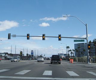 Eastbound Flamingo Road (Nevada 592) meets Claymont Street at this traffic signal.
