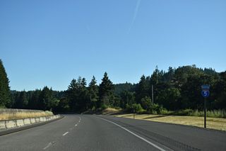 An entrance ramp connects Scotts Valley Road (CR 8) with Interstate 5 ahead of this confirming marker at Scotts Valley.