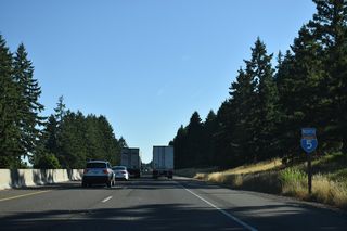 A half diamond interchange (Exit 172 from I-5 south) joins S 6th Street at Latham with Interstate 5 northbound ahead of this reassurance shield.