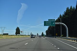 Northbound Interstate 5 enters the diamond interchange (Exit 278) with Ehlen Road to the northeast of the city of Donald.