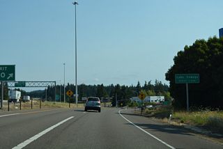 Two lanes partition from I-5 north at Exit 290 for Lower Boones Ferry Road. One of the metro area&#039;s most affluent communities, Lake Oswego is primarily residential. Lower Boones Ferry Road west joins I-5 with Durham, a small city sandwiched between Tigard and Tualatin.