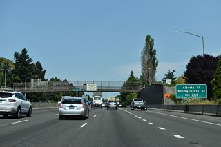 Exit 303 provides connections to Interstate Avenue (OR 99W) and Alberta Street via the frontage street of Missouri Avenue. Killingsworth Street parallels Going Street nine blocks to the north between the Overlook and Humboldt neighborhoods.