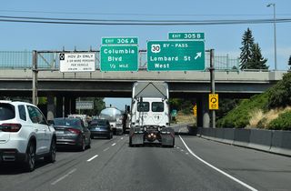 Exit 305 B loops away from I-5 north to Lombard Street west toward University Park and the University of Portland, Portsmouth and the St. Johns Bridge. Lombard Street extends north to Kelley Point Park, located at the confluence of the Willamette and Columbia Rivers.