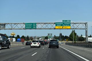 Exit 308 is a folded diamond interchange with Hayden Island Drive. Tomahawk Island Drive stems east from the exchange to the marinas on Tomahawk Island while Hayden Island Drive extends west to the undeveloped portion of the island.