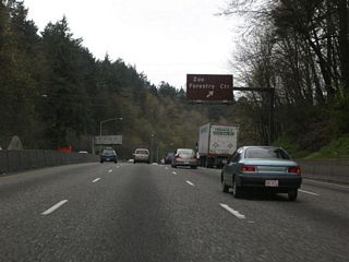 Numerous attractions, including the Oregon Zoo, Hoyt Arboretum, and Children's Museum, can be reached by taking Exit 72.