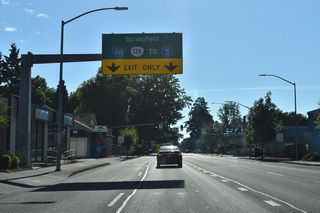 OR 126 separates with OR 99 (W 7th Avenue) southbound and joins Interstate 105 north across the Washington-Jefferson Street Bridge and the Willamette River.