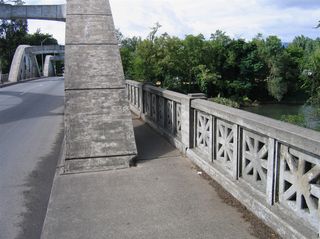 Like many bridges of its era, the Caveman Bridge has ornate concrete guardrail.